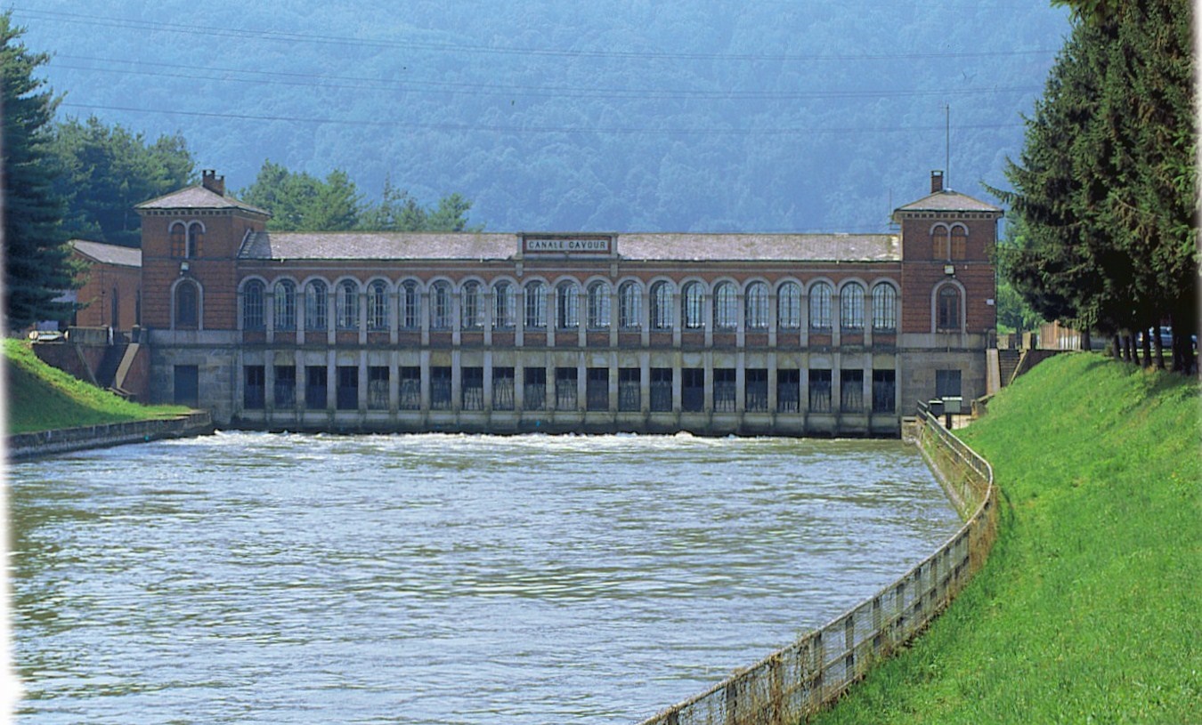 Edificio d'imbocco del Canale Cavour