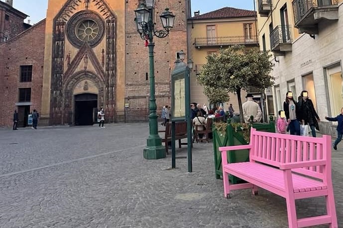 Tumori al seno, Chivasso in rosa per l’ottobre della Lilt